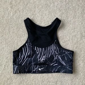Nike swoosh bra NWT